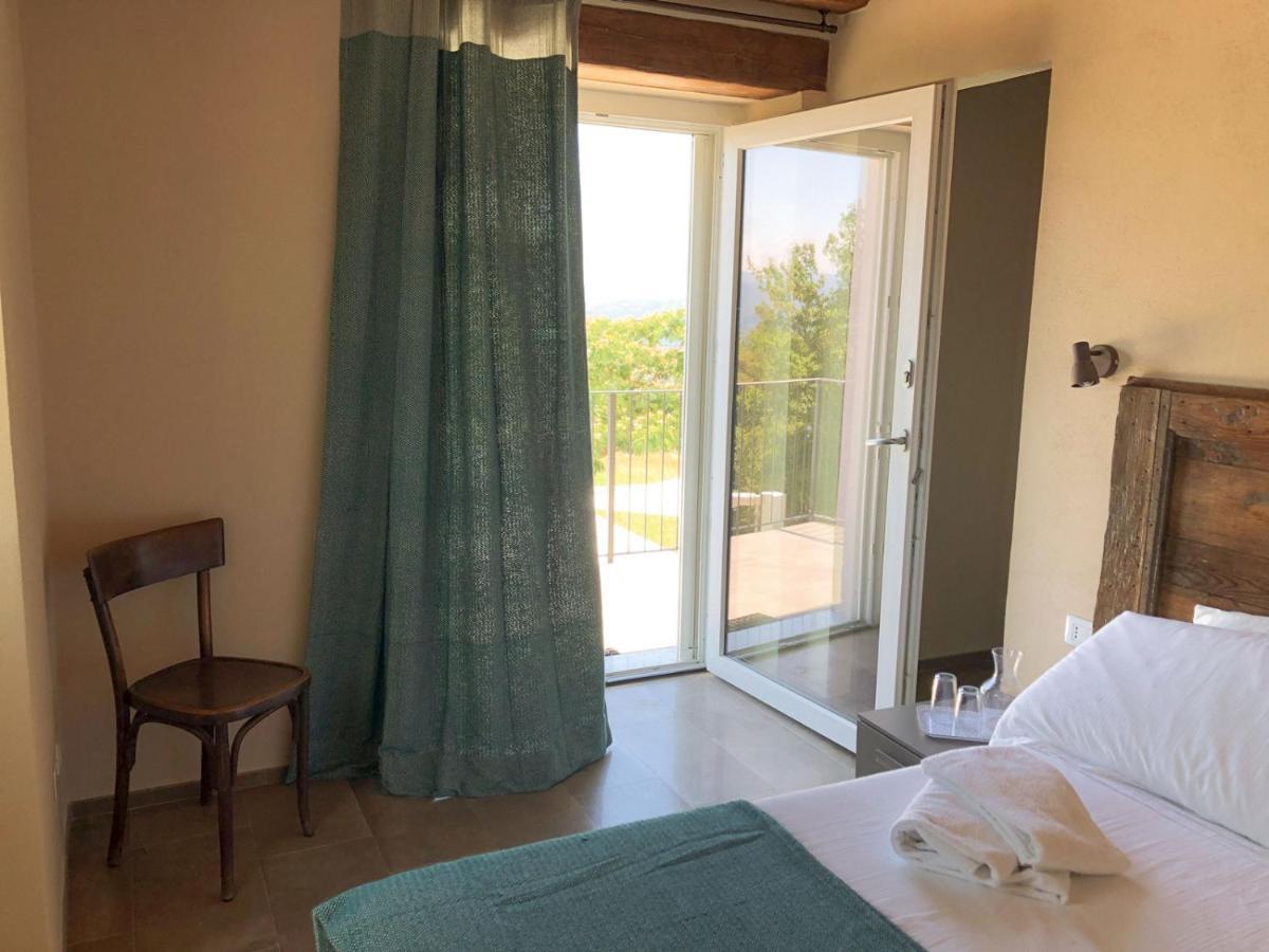 Agriturismo Cascina Cornelli ซัสเซลโล ภายนอก รูปภาพ